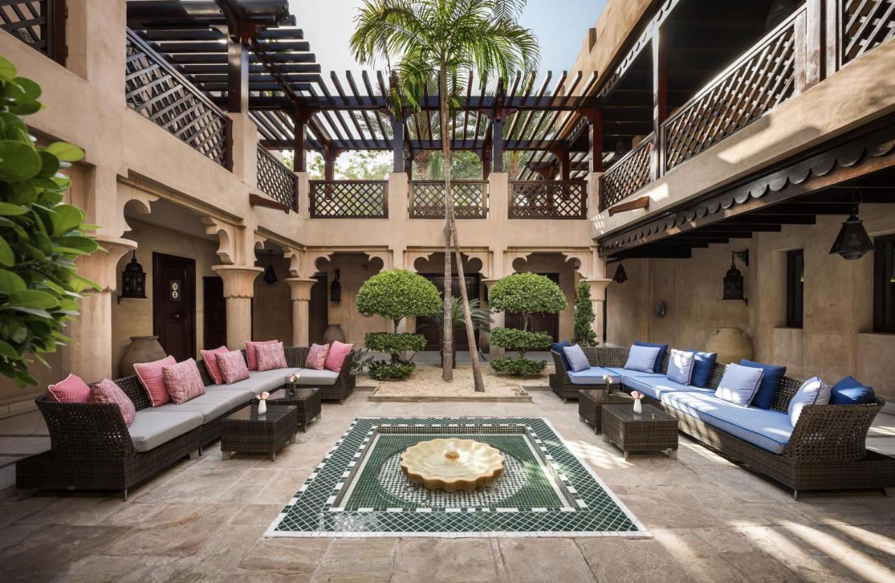 فندق جميرا دار المصيف - مدينة جميرا دبي المظهر الخارجي الصورة The courtyard at the Jumeirah Creekside
